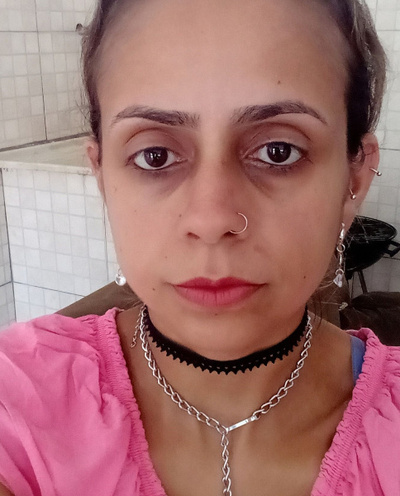 Aline Kally24