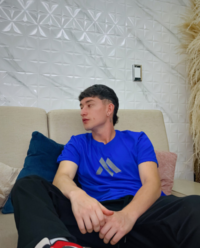 Theyoungnico